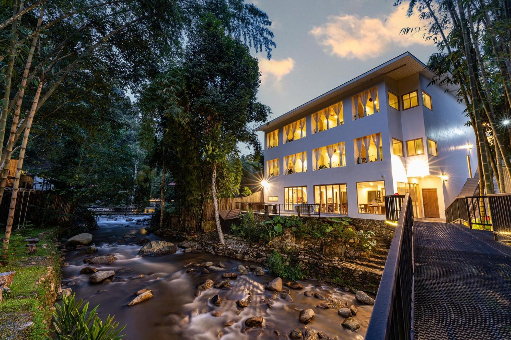 Inthada At Mae Kampong Hotel Chiang Mai Exterior foto